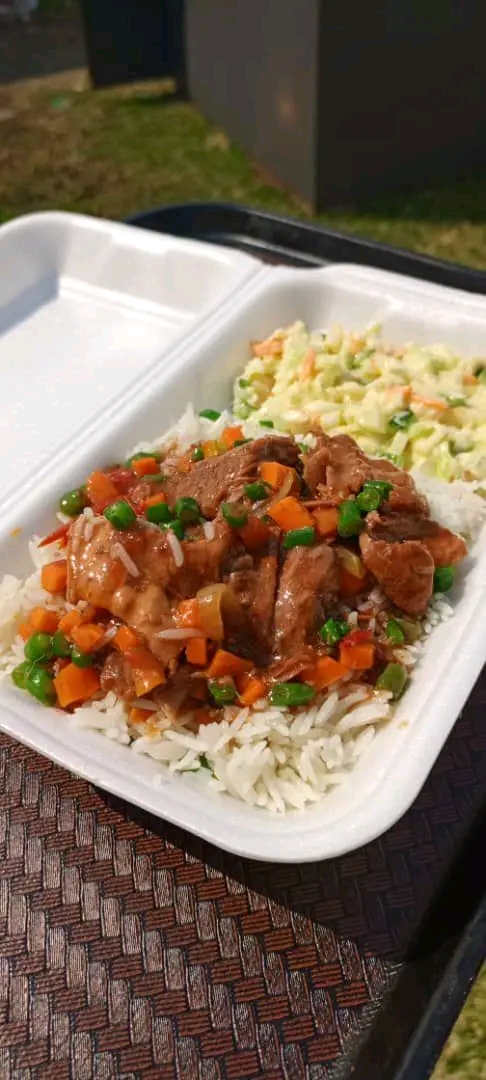 Beef stew with rice and coleslaw